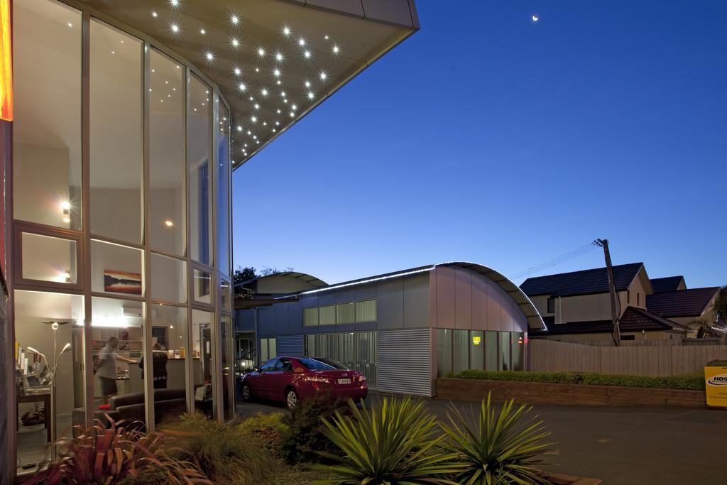 Atrium On Ulster Motel Хамилтън Екстериор снимка