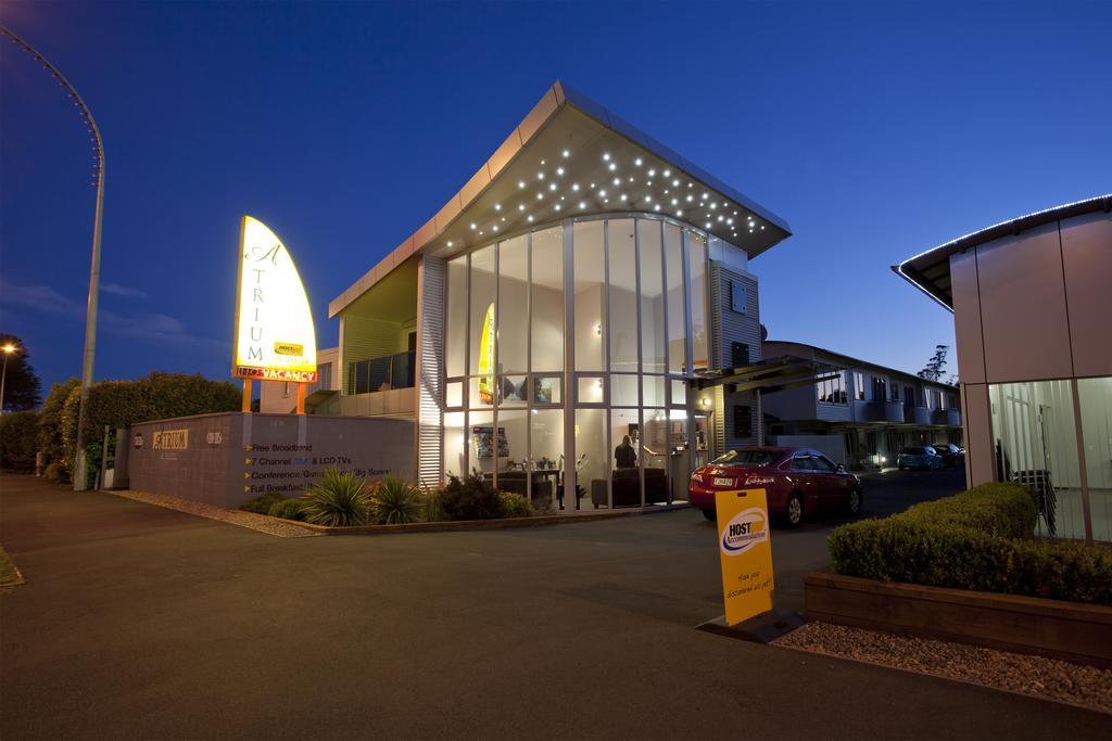 Atrium On Ulster Motel Хамилтън Екстериор снимка