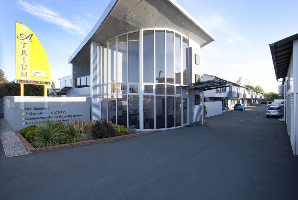 Atrium On Ulster Motel Хамилтън Екстериор снимка